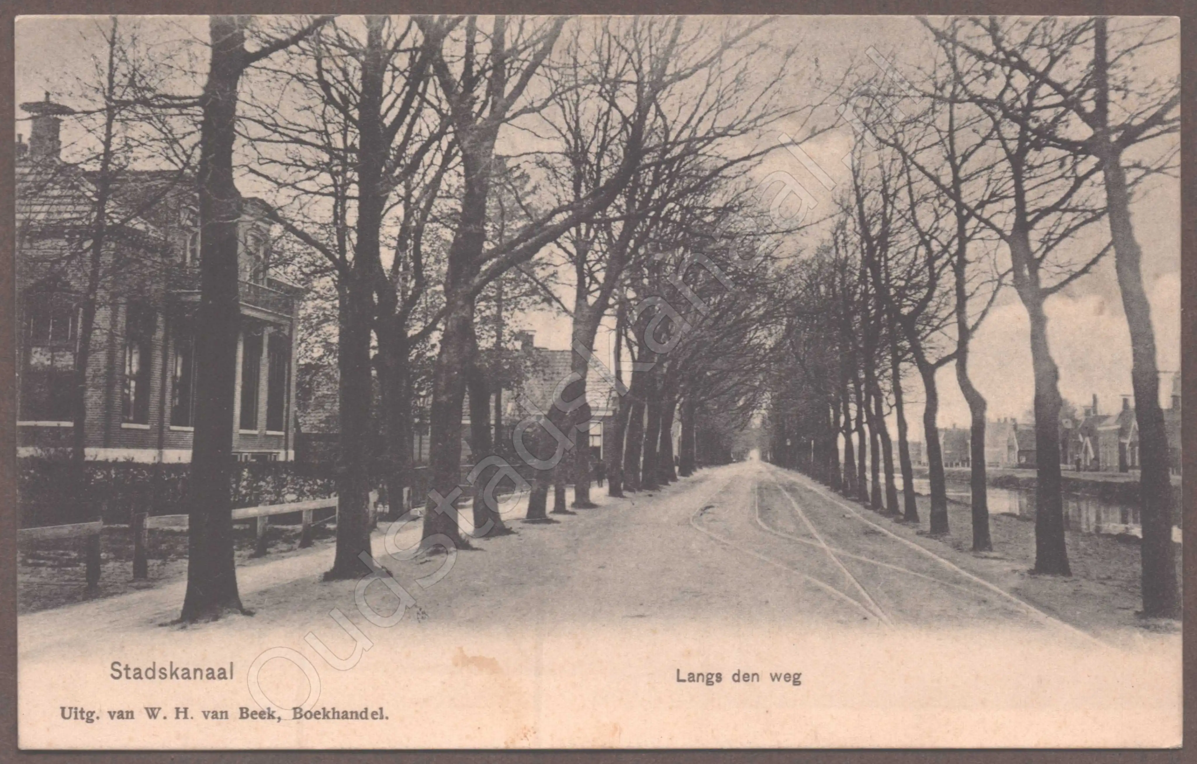 <span id='curid'>10092</span>~Stadskanaal - Langs den weg (&plusmn;1906)