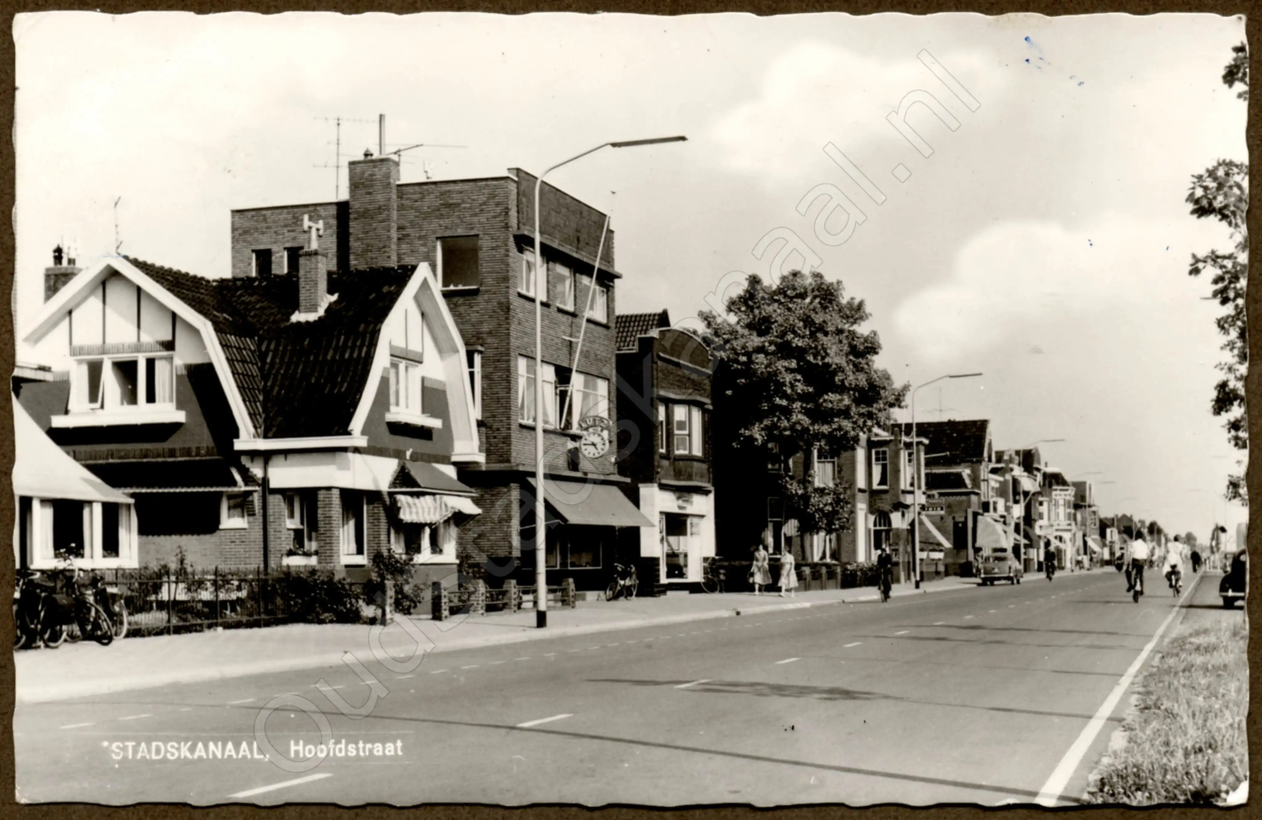 <span id='curid'>1329</span>~STADSKANAAL, Hoofdstraat (&plusmn;1965)