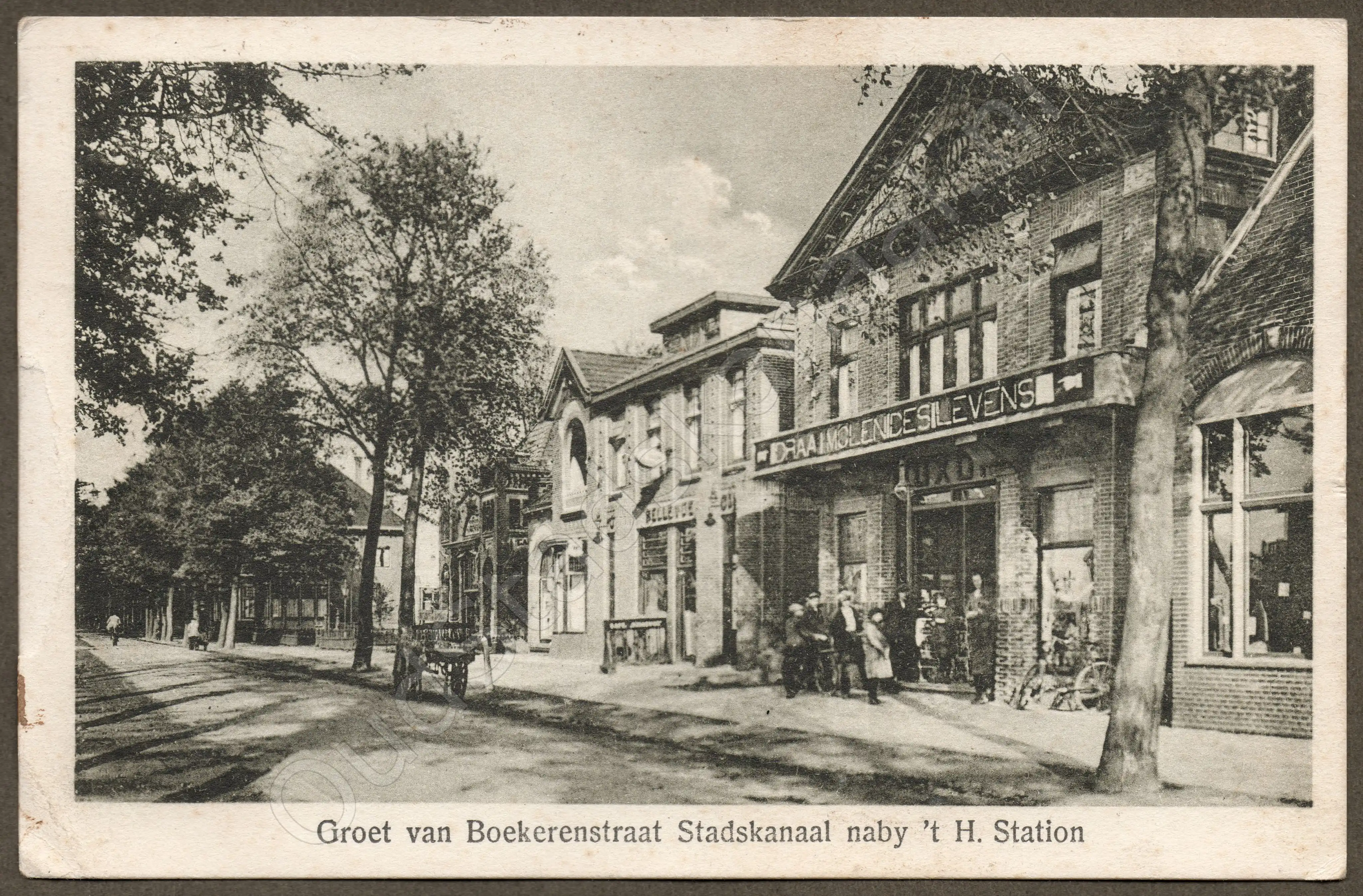 <span id='curid'>1426</span>~Groet van Boekerenstraat Stadskanaal naby 't H. Station (&plusmn;1927)