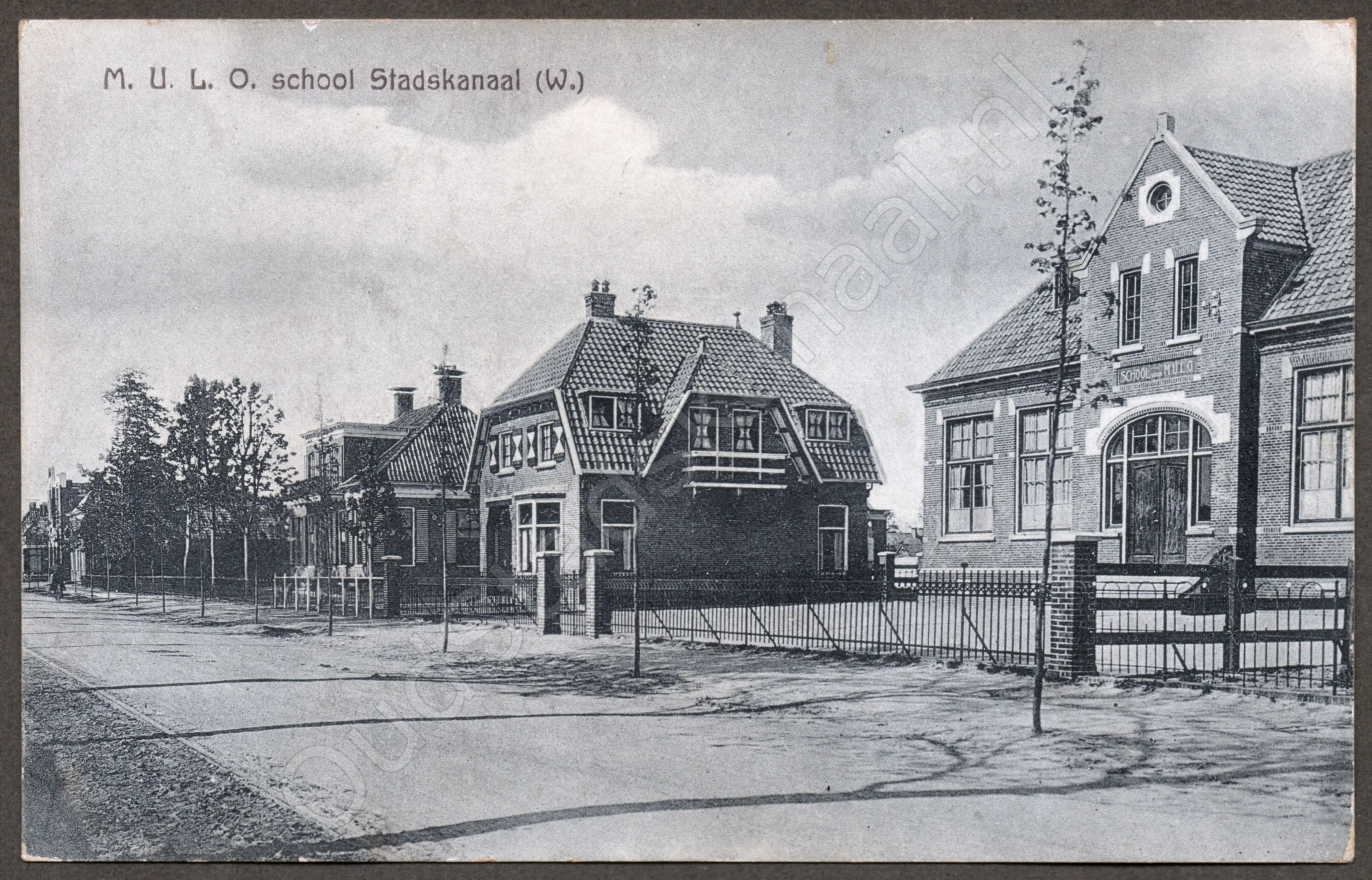 <span id='curid'>1533</span>~M.U.L.O. school Stadskanaal (W.) (&plusmn;1921)