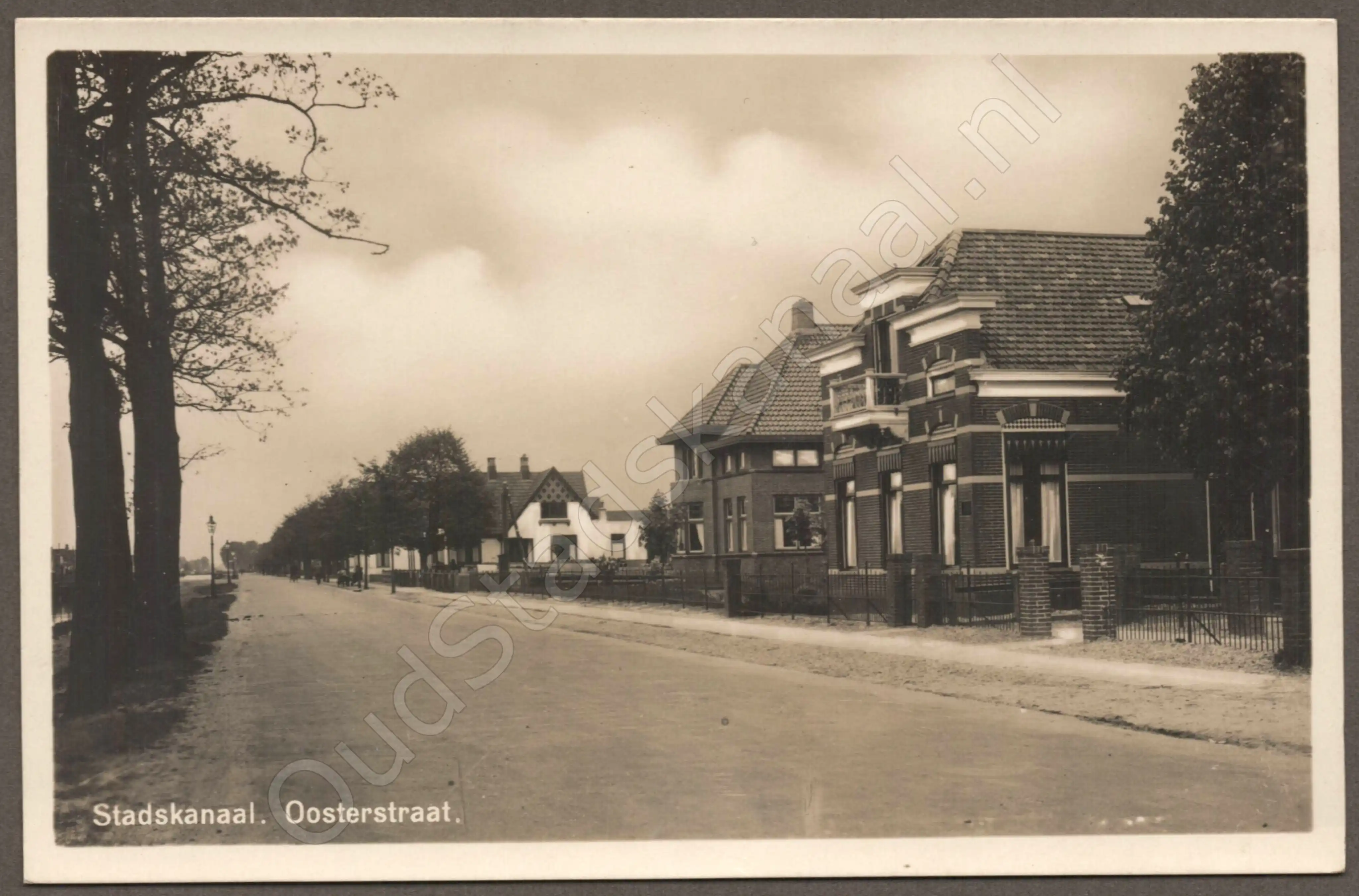 <span id='curid'>1888</span>~Stadskanaal. Oosterstraat. (&plusmn;1933)