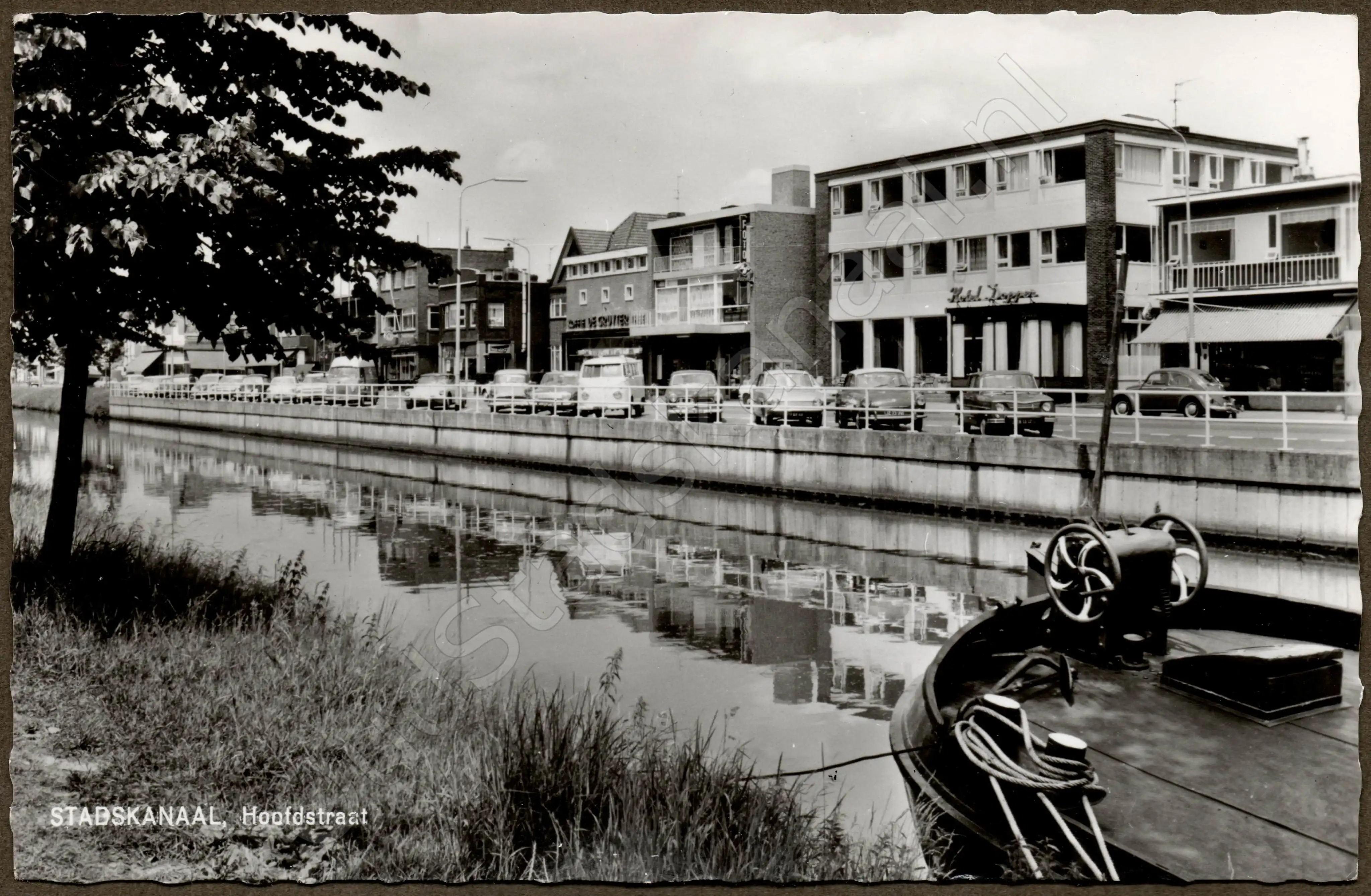 <span id='curid'>1919</span>~STADSKANAAL, Hoofdstraat (&plusmn;1965)