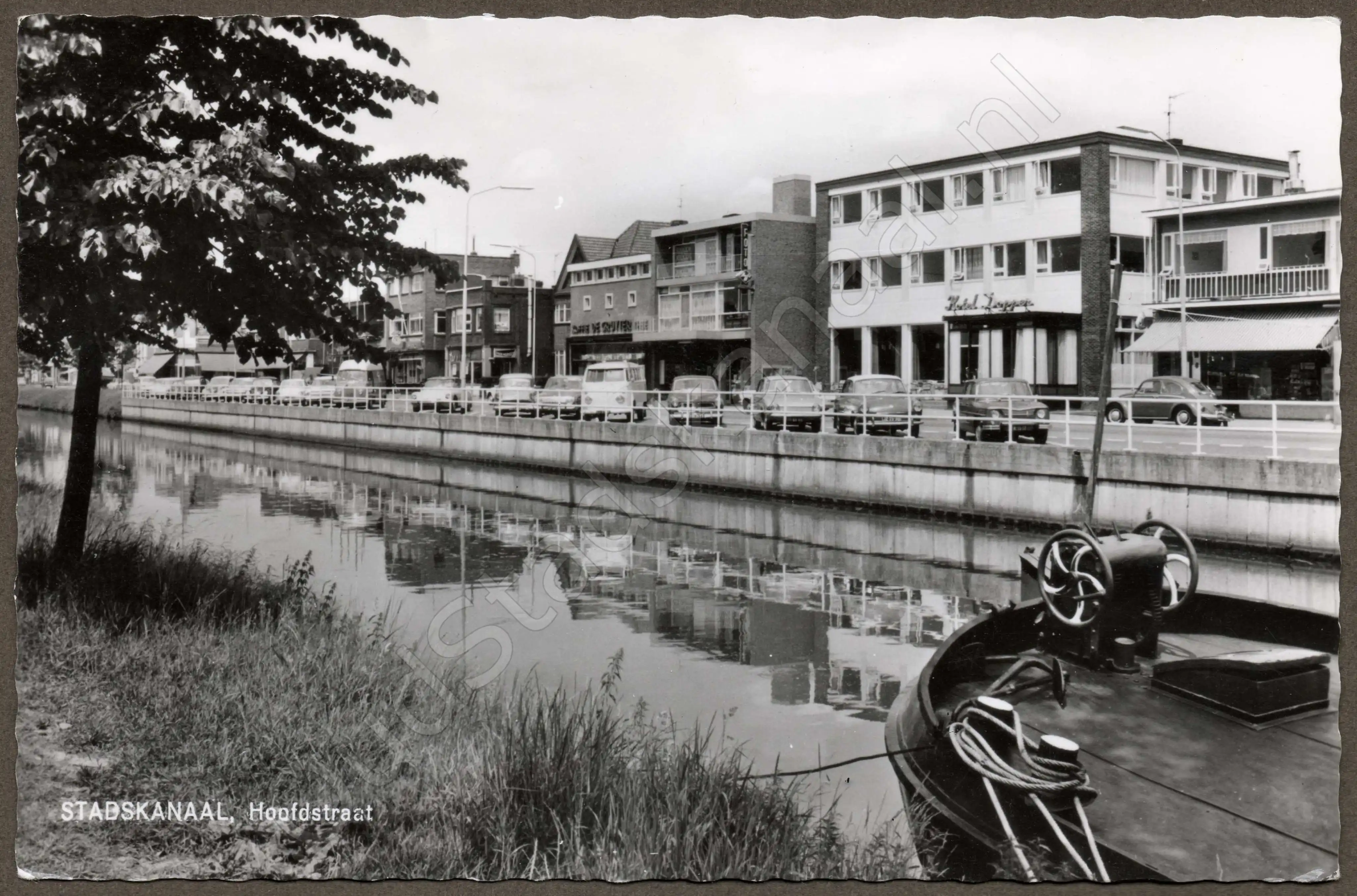 <span id='curid'>2077</span>~STADSKANAAL, Hoofdstraat (&plusmn;1965)