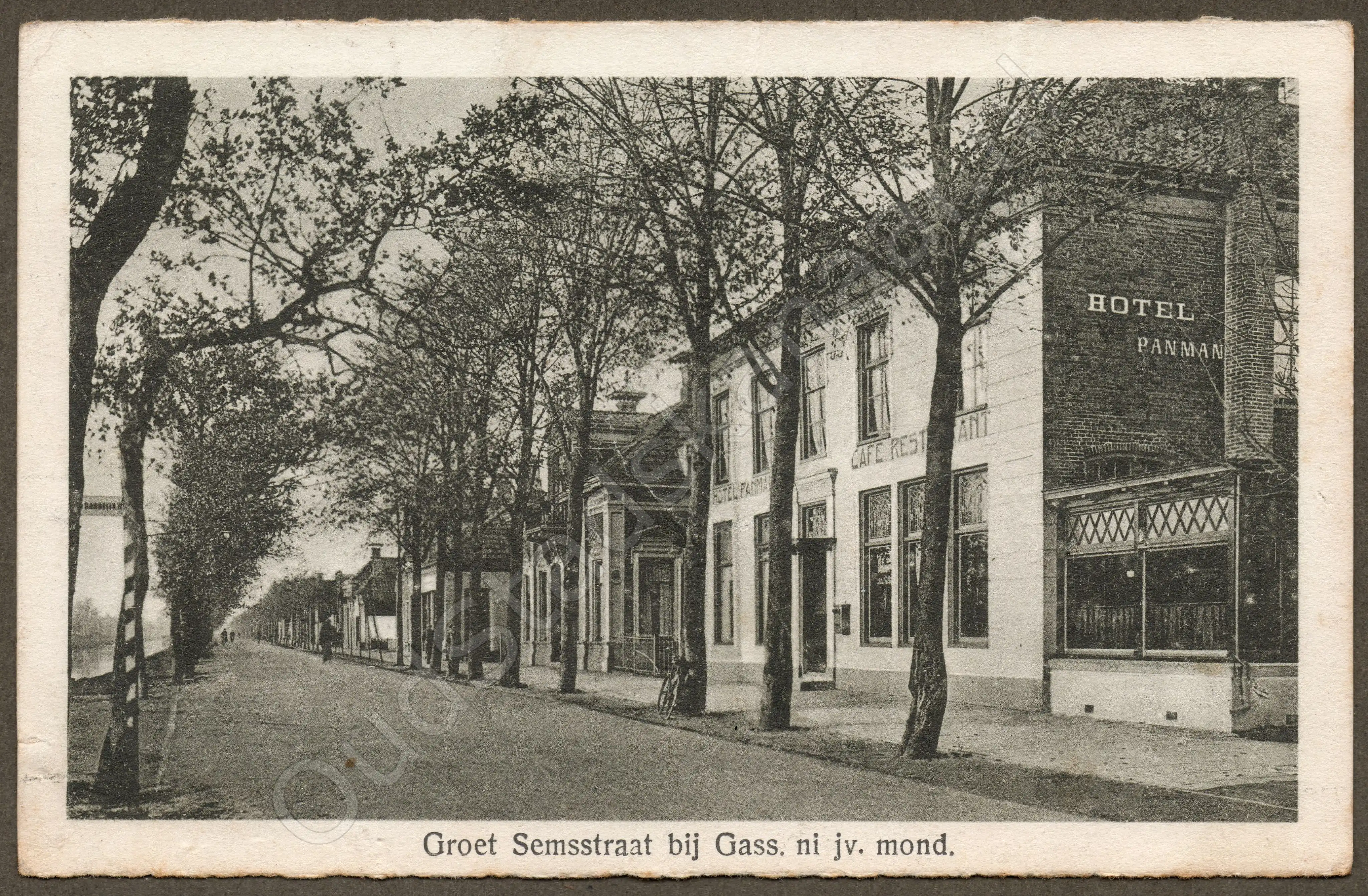<span id='curid'>2330</span>~Groet Semsstraat bij Gass. ni jv. mond. (&plusmn;1925)