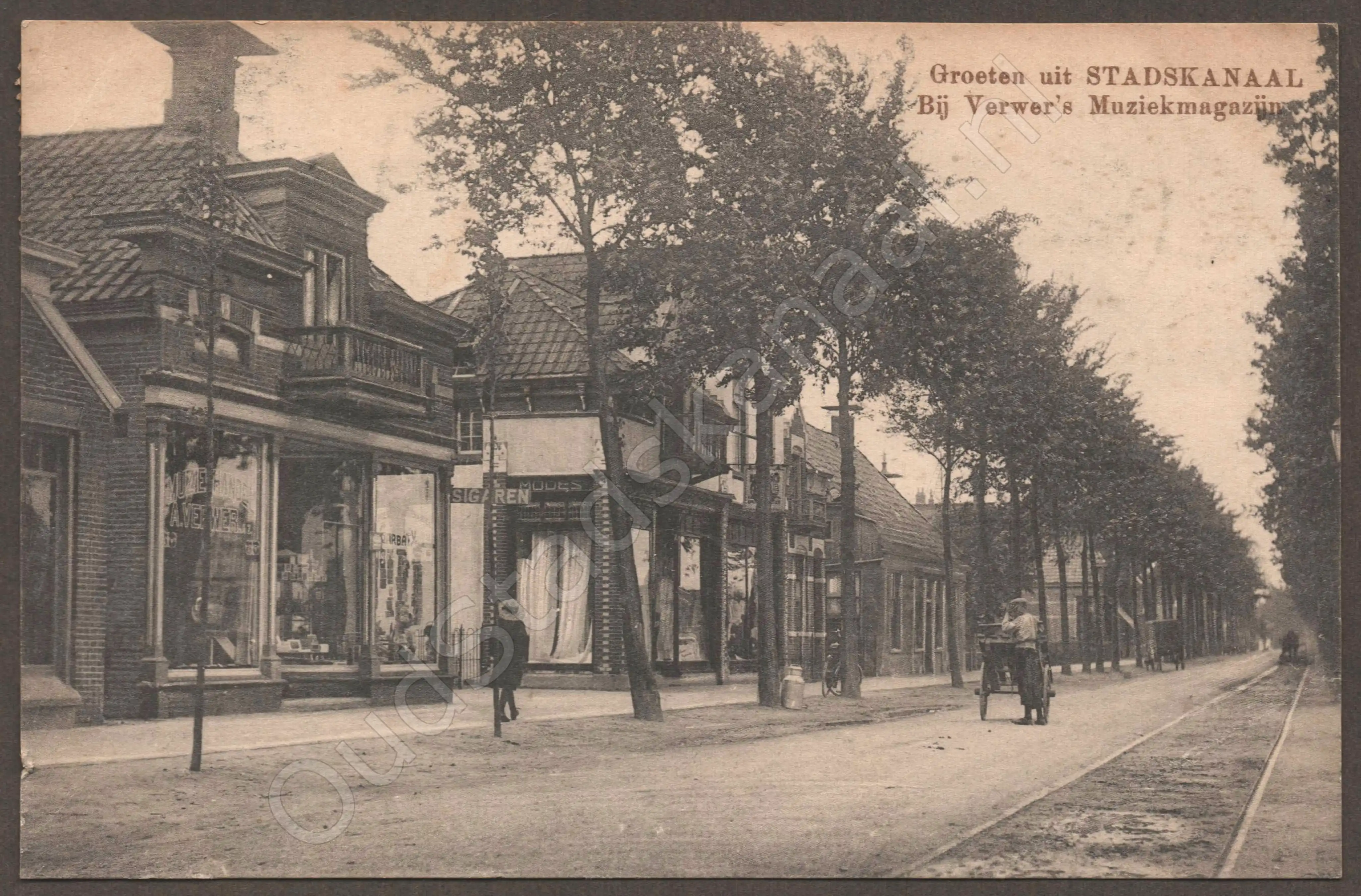 <span id='curid'>3202</span>~Groeten uit STADSKANAAL - Bij Verwers Muziekmagazijn (&plusmn;1918)