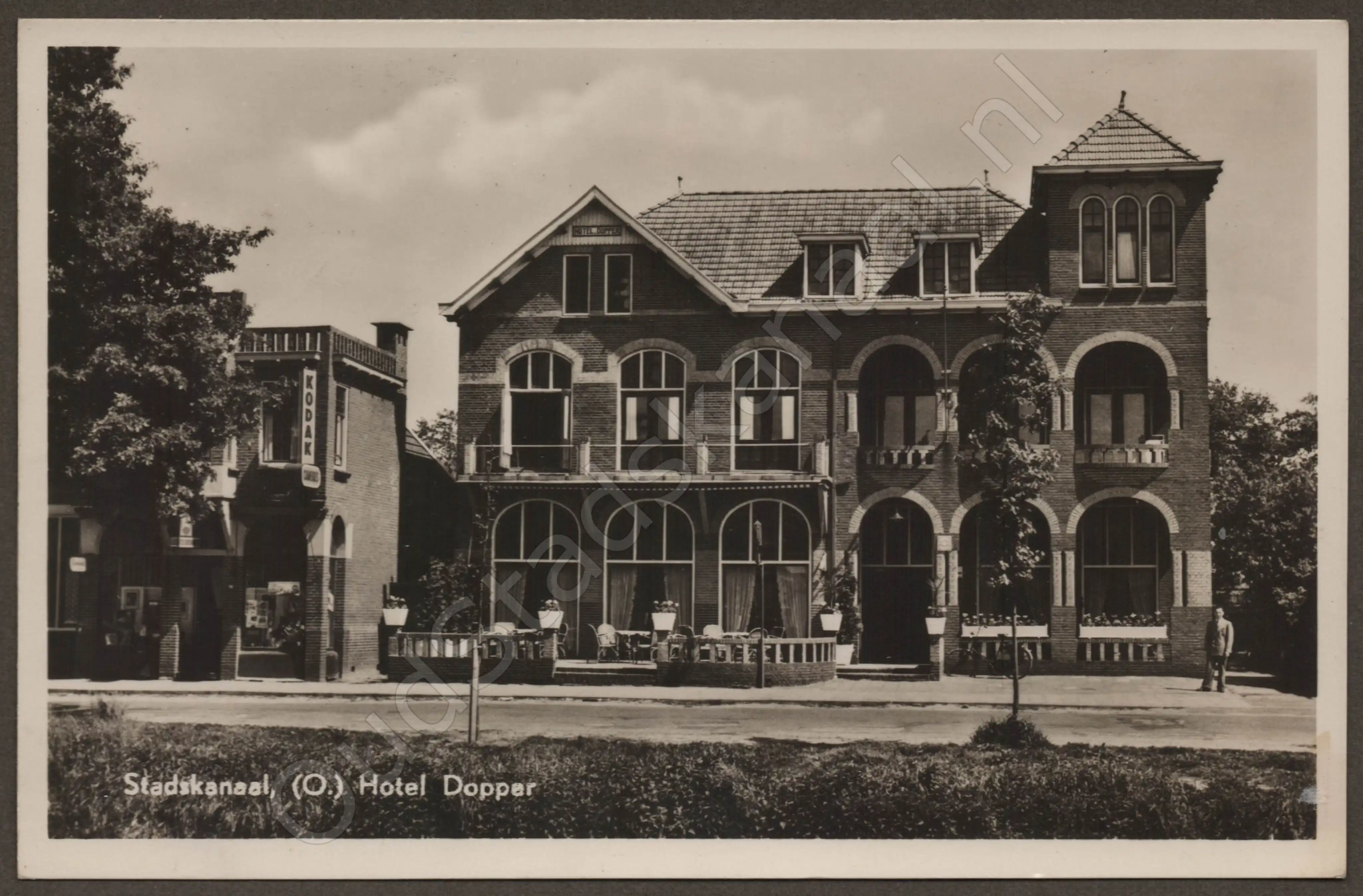 <span id='curid'>323</span>~Stadskanaal, (O.) Hotel Dopper (&plusmn;1953)