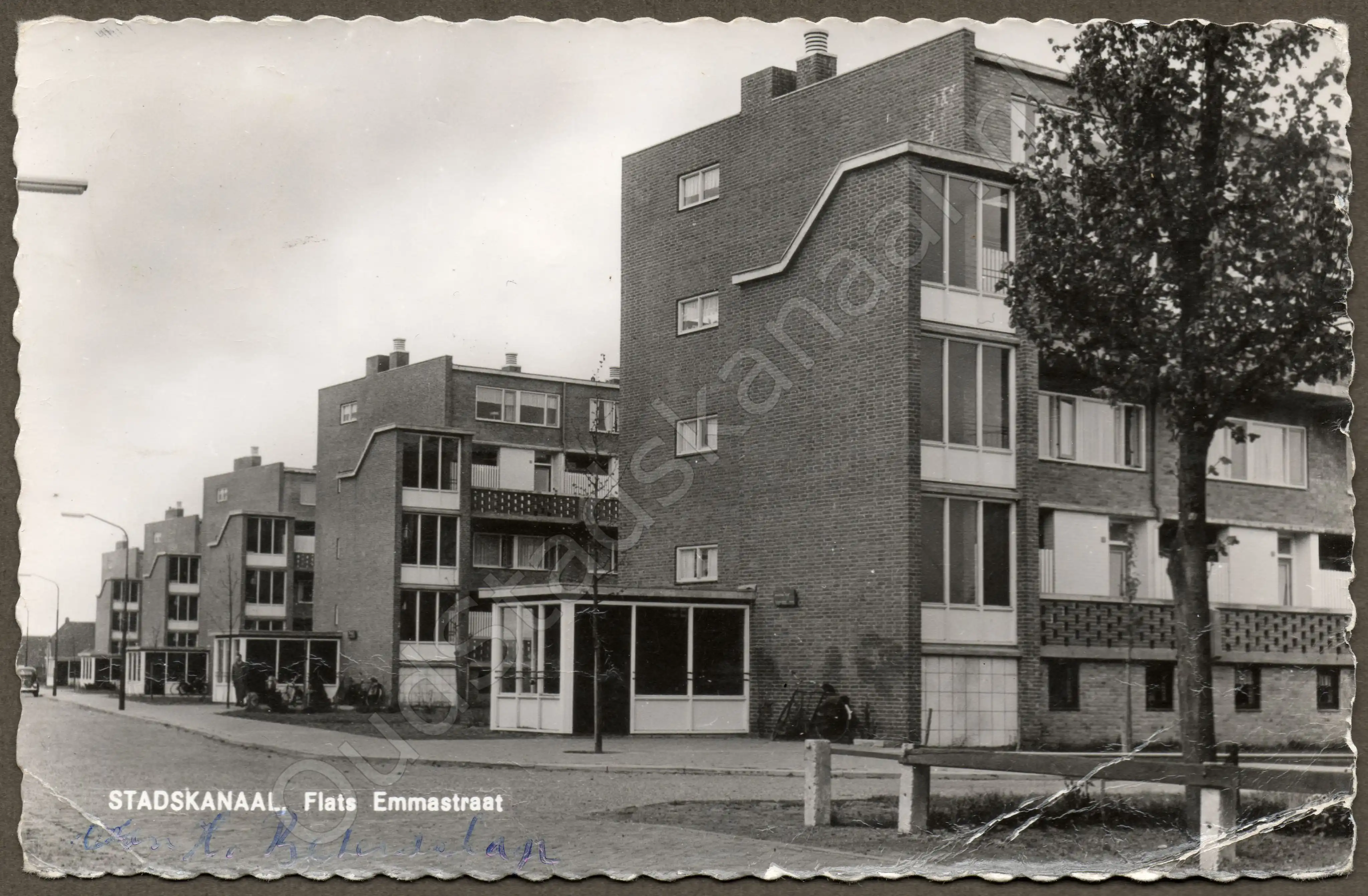 <span id='curid'>340</span>~STADSKANAAL, Flats Emmastraat (&plusmn;1961)