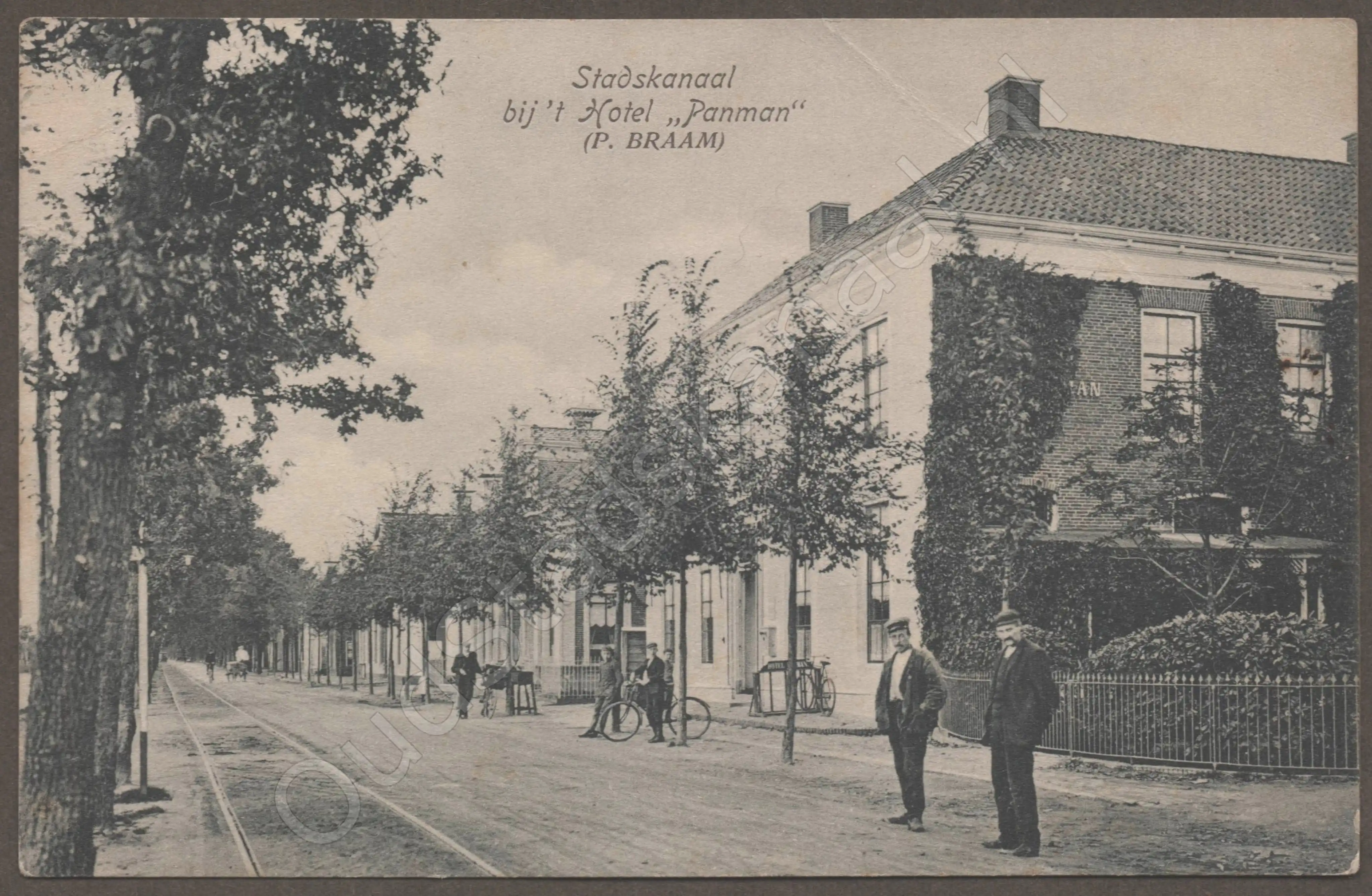 <span id='curid'>3884</span>~Stadskanaal - bij 't Hotel "Panman"- (P. BRAAM) (&plusmn;1910)