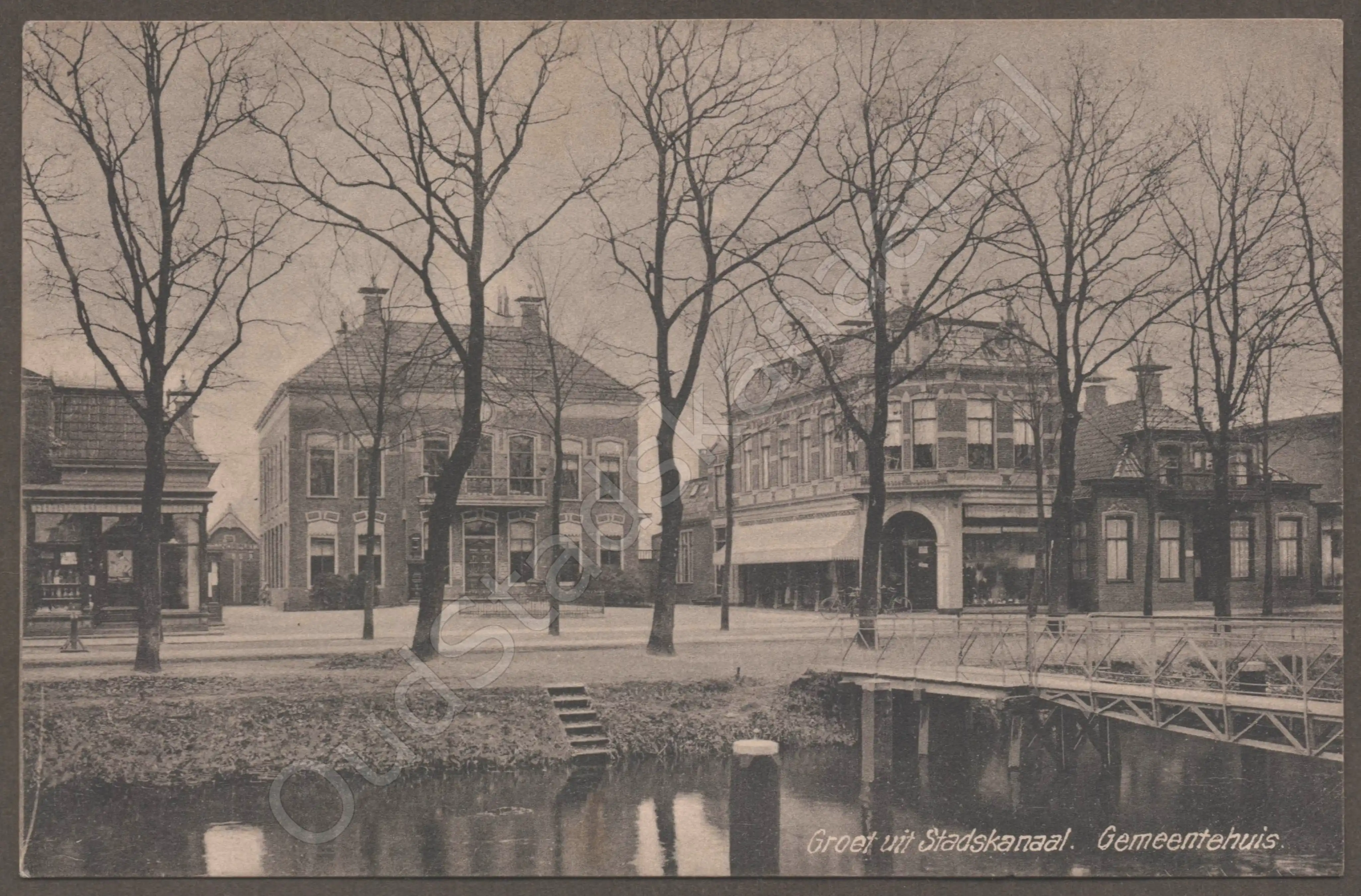 <span id='curid'>3914</span>~Groet uit Stadskanaal. Gemeentehuis. (&plusmn;1919)