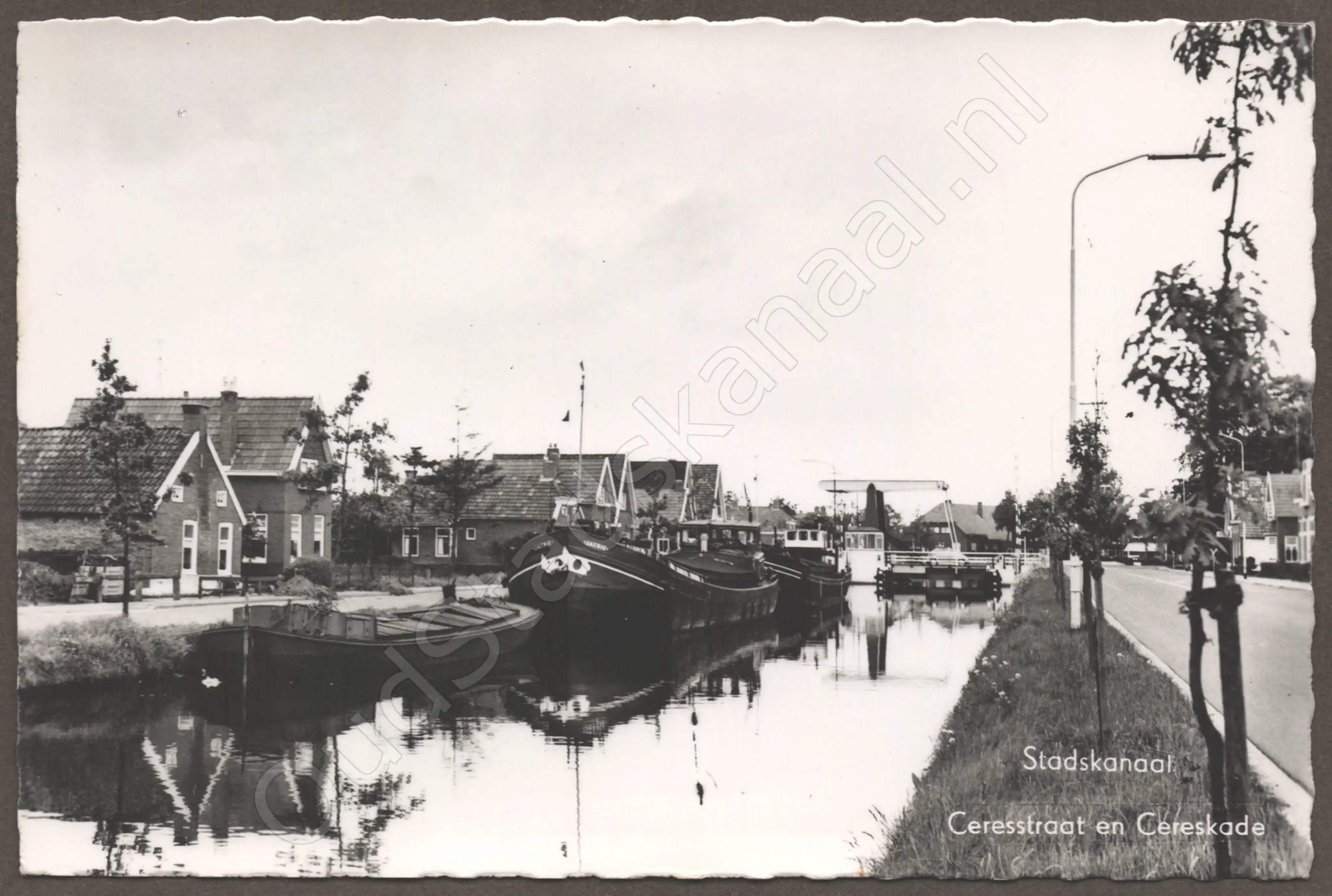 <span id='curid'>5422</span>~Stadskanaal - Ceresstraat en Cereskade (&plusmn;1964)
