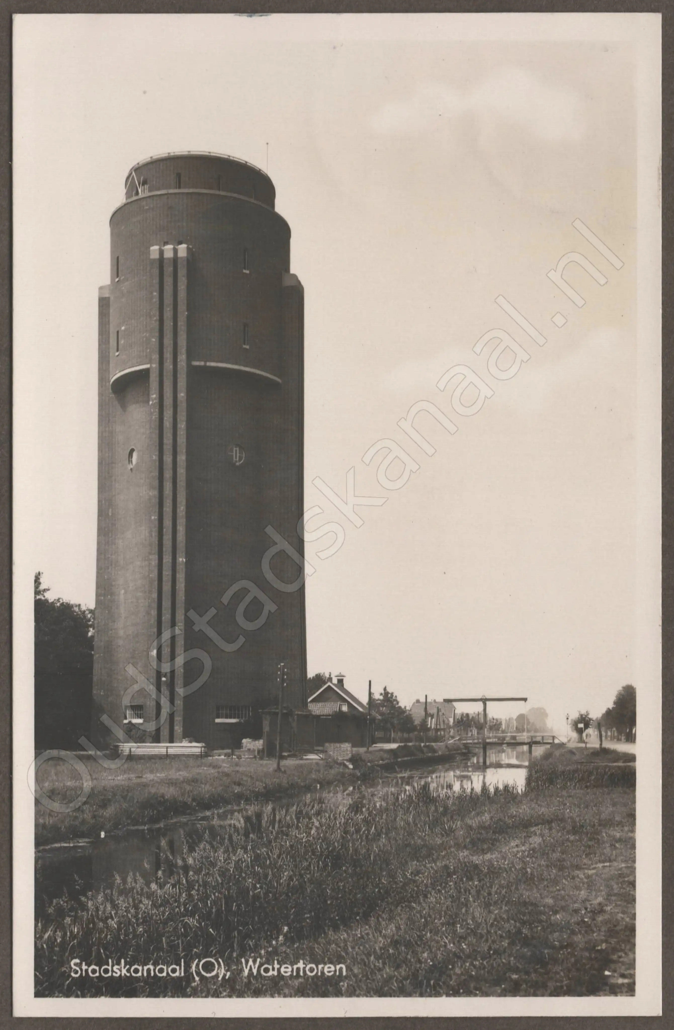 <span id='curid'>5881</span>~Stadskanaal (O), Watertoren (&plusmn;1942)