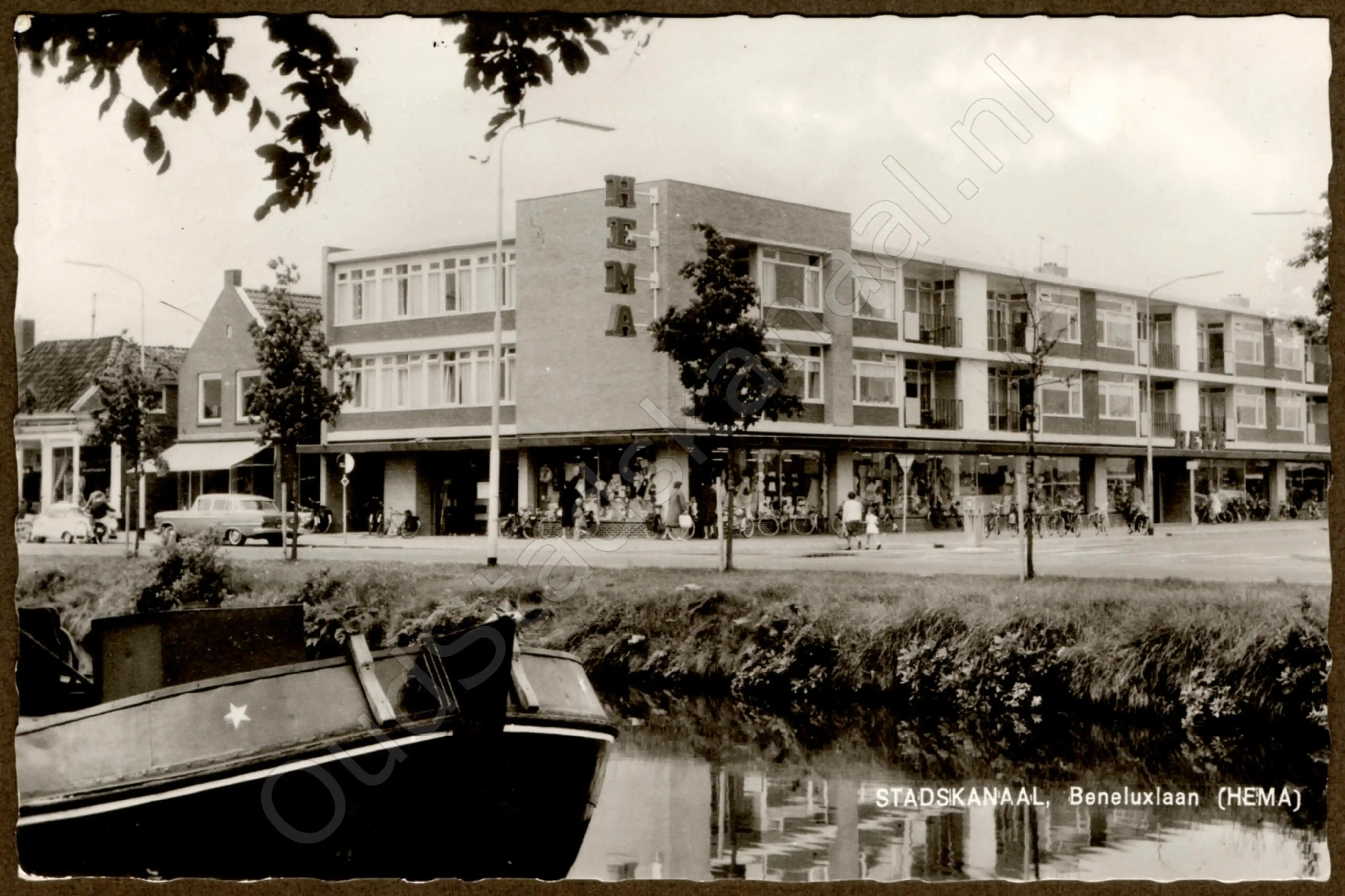 <span id='curid'>611</span>~STADSKANAAL, Beneluxlaan (HEMA) (&plusmn;1963)