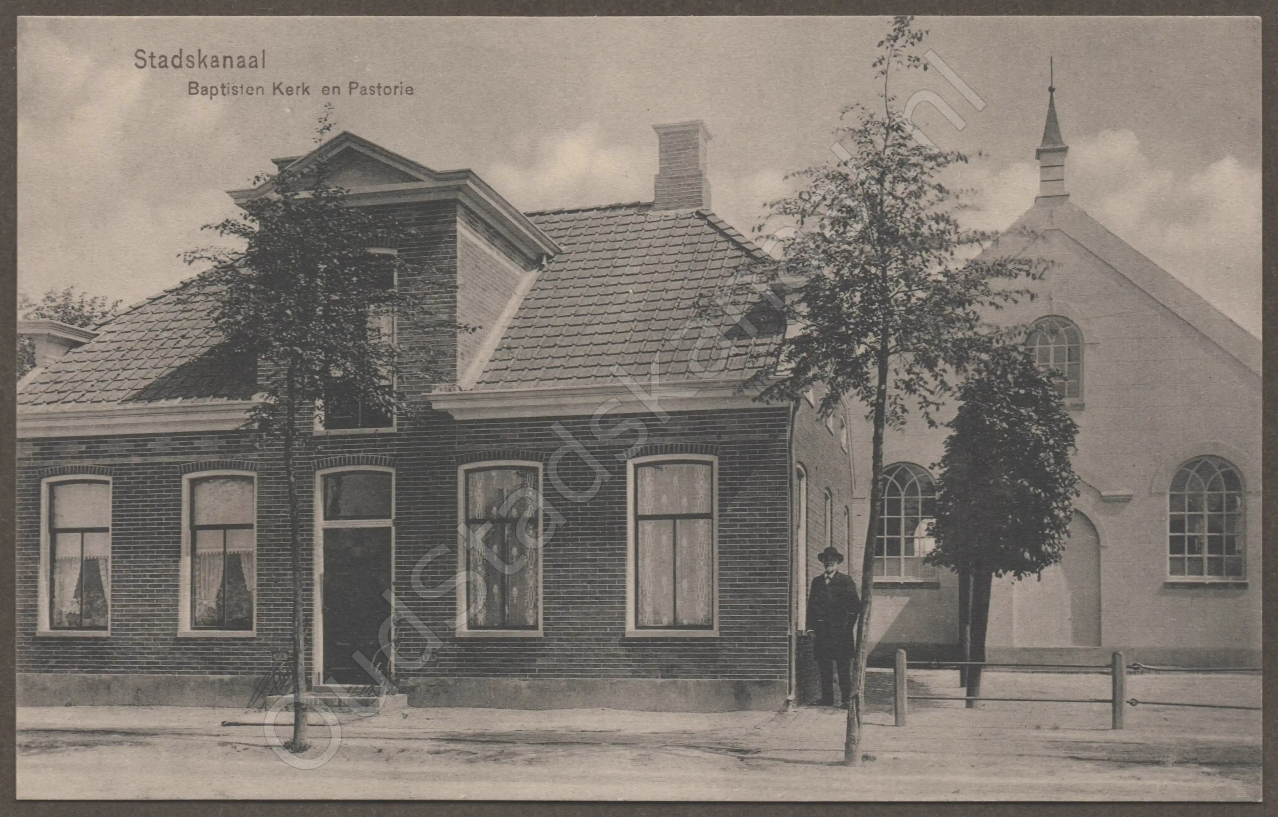 <span id='curid'>6183</span>~Stadskanaal - Baptisten Kerk en Pastorie (&plusmn;1910)