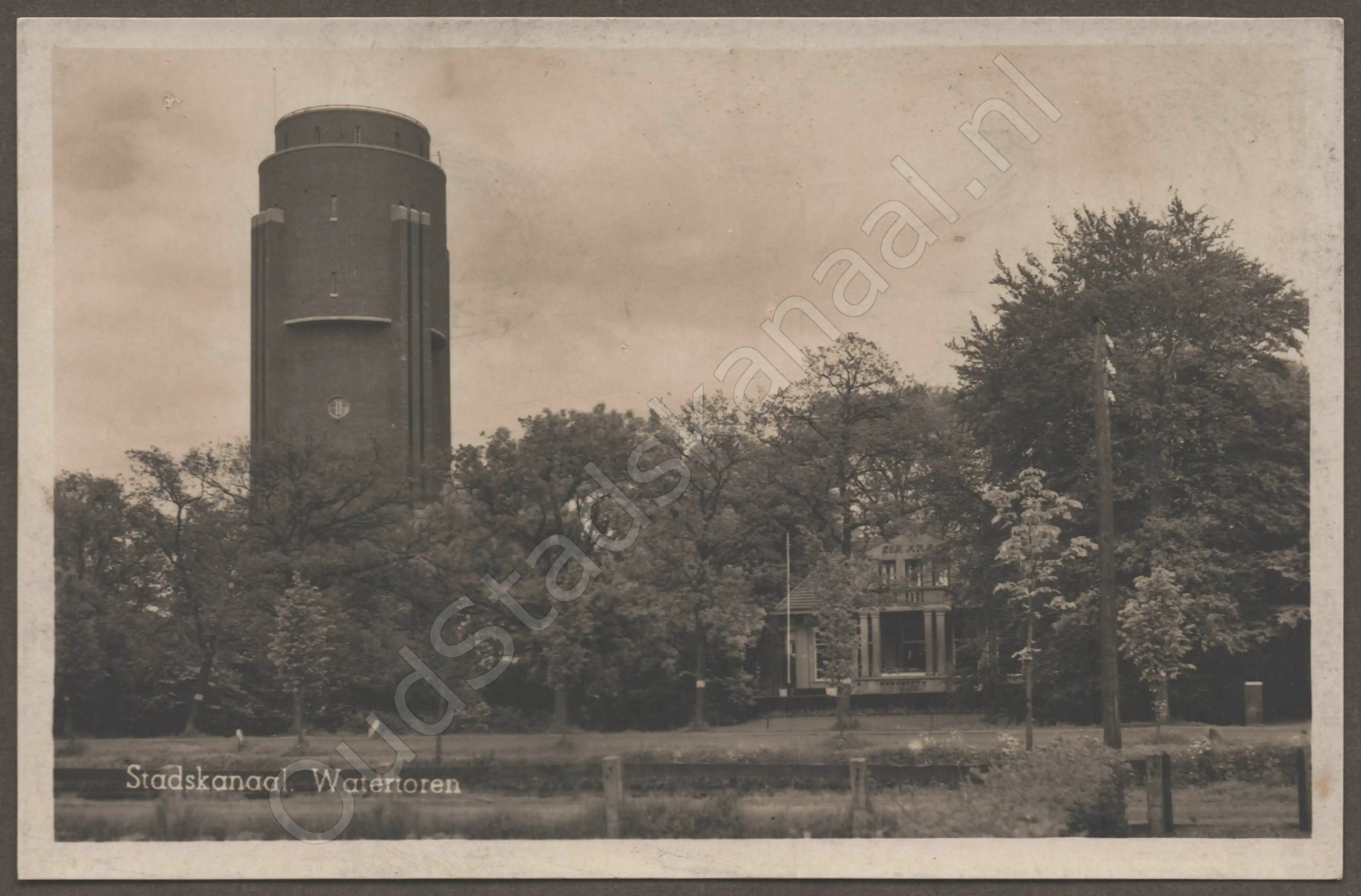<span id='curid'>6277</span>~Stadskanaal. Watertoren (&plusmn;1941)