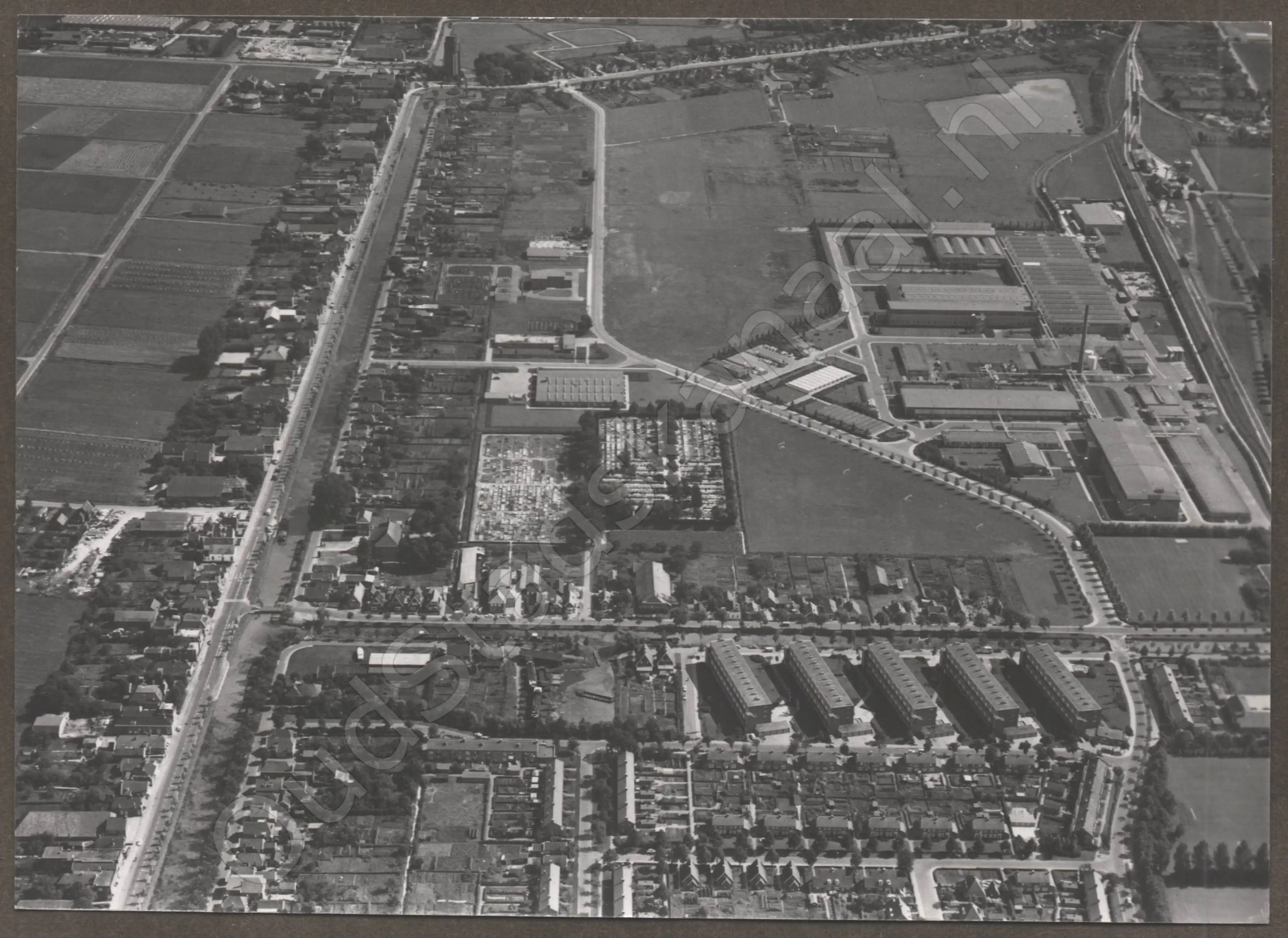 <span id='curid'>6964</span>~De vestiging van industrieën geven een geheel nieuw en eigentijds aanzien aan Stadskanaal (&plusmn;1964)