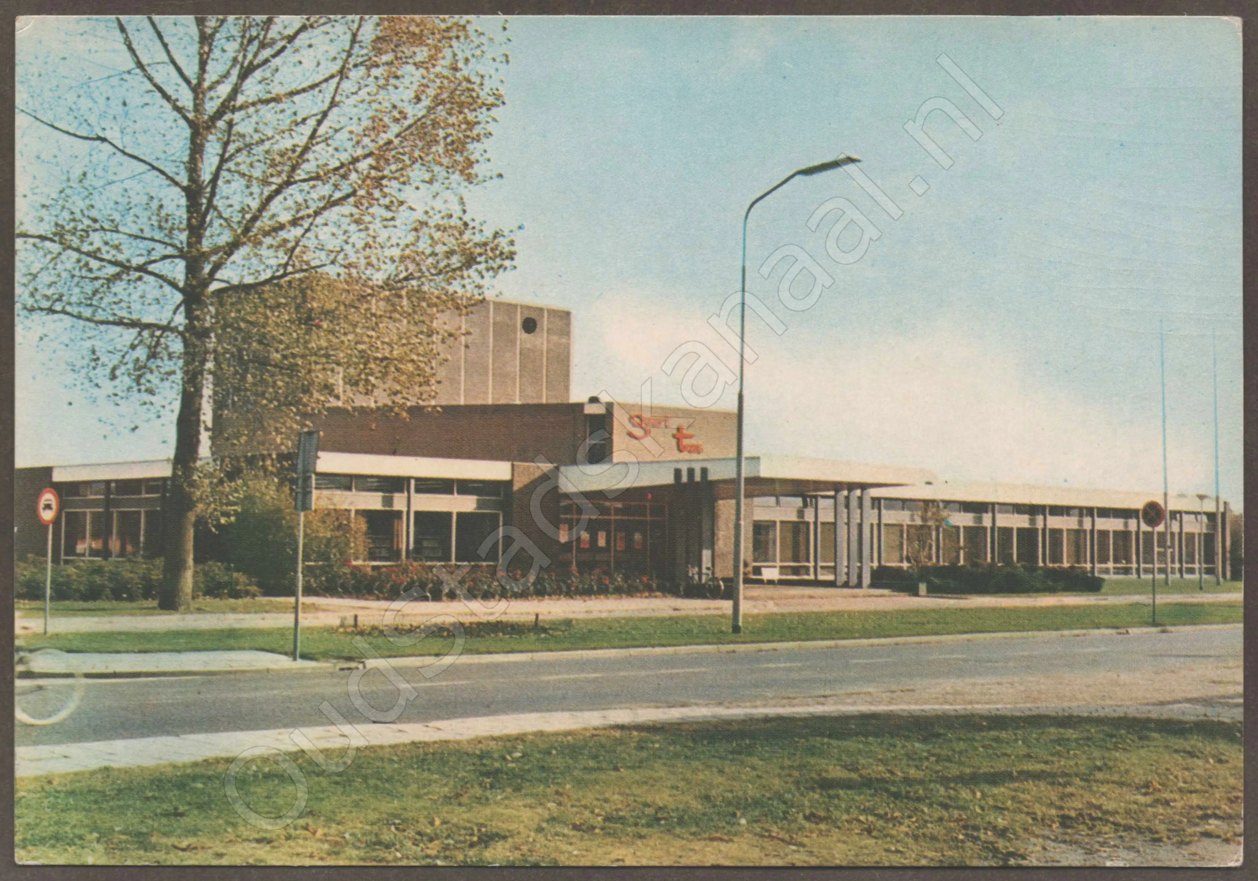 <span id='curid'>7246</span>~STADSKANAAL, Schouwburg Geert Teis (&plusmn;1973)