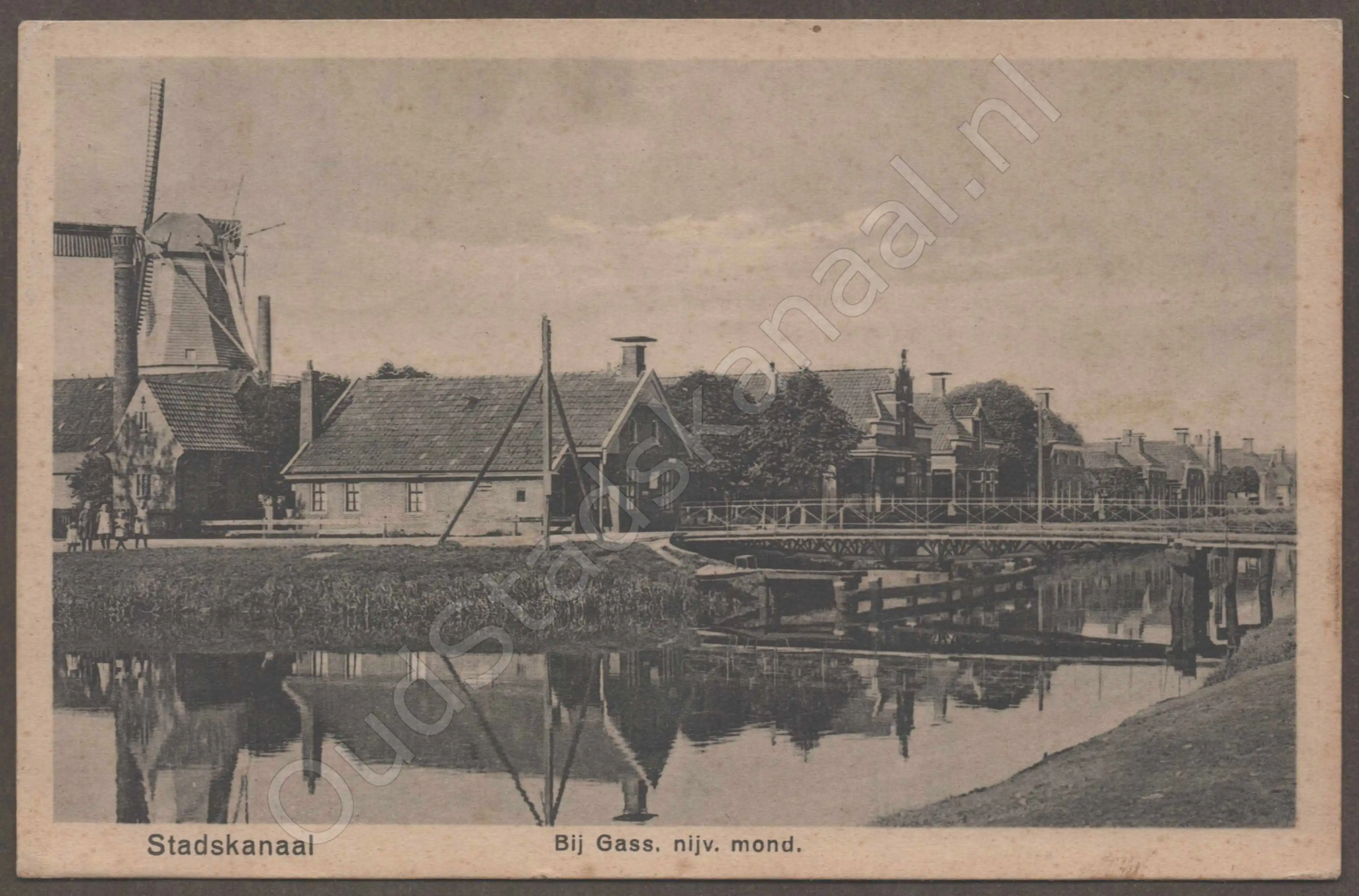 <span id='curid'>7368</span>~Stadskanaal -  Bij Gass. nijv. mond. (&plusmn;1927)