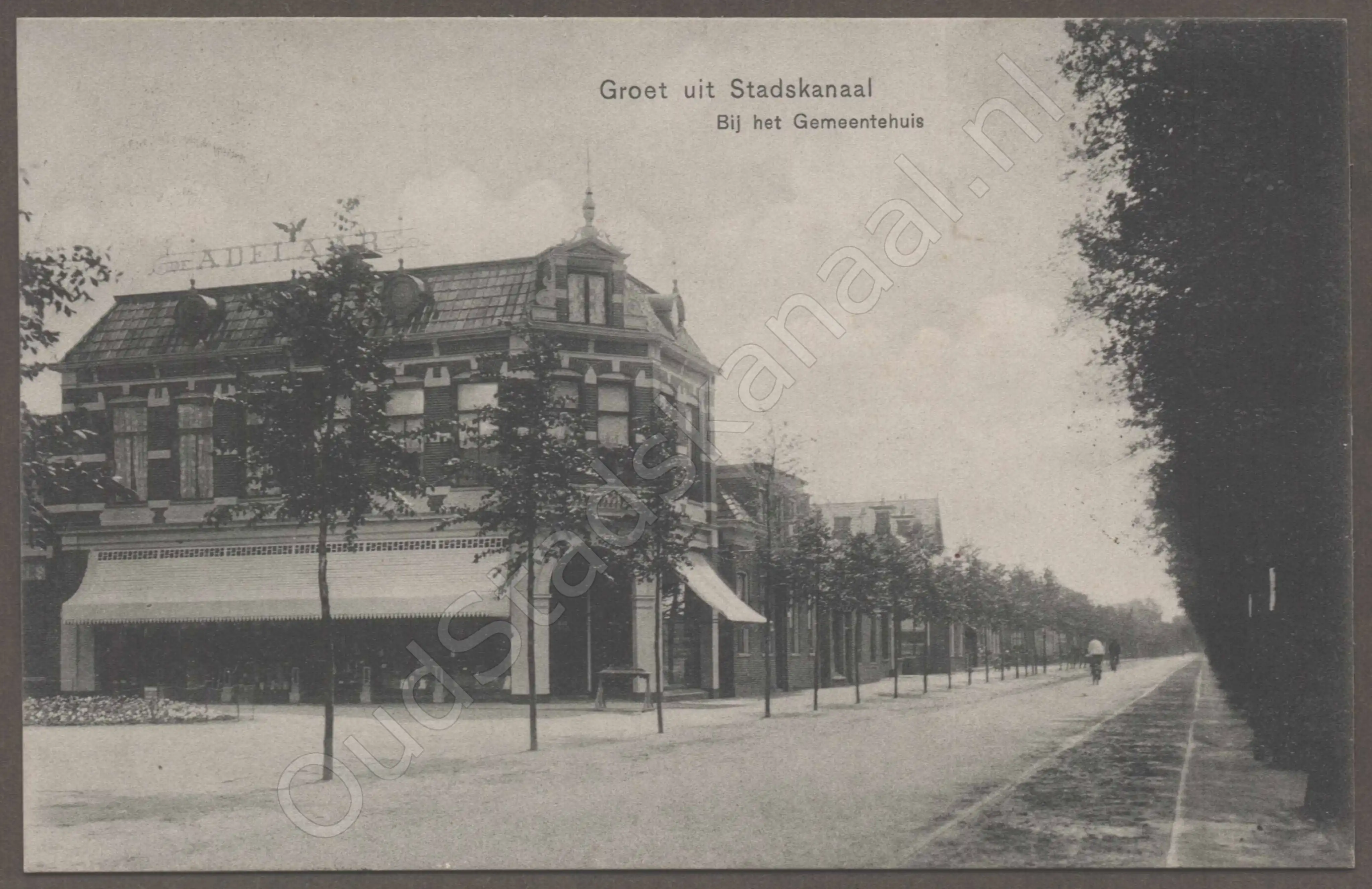 <span id='curid'>8248</span>~Groet uit Stadskanaal - Bij het Gemeentehuis (&plusmn;1908)