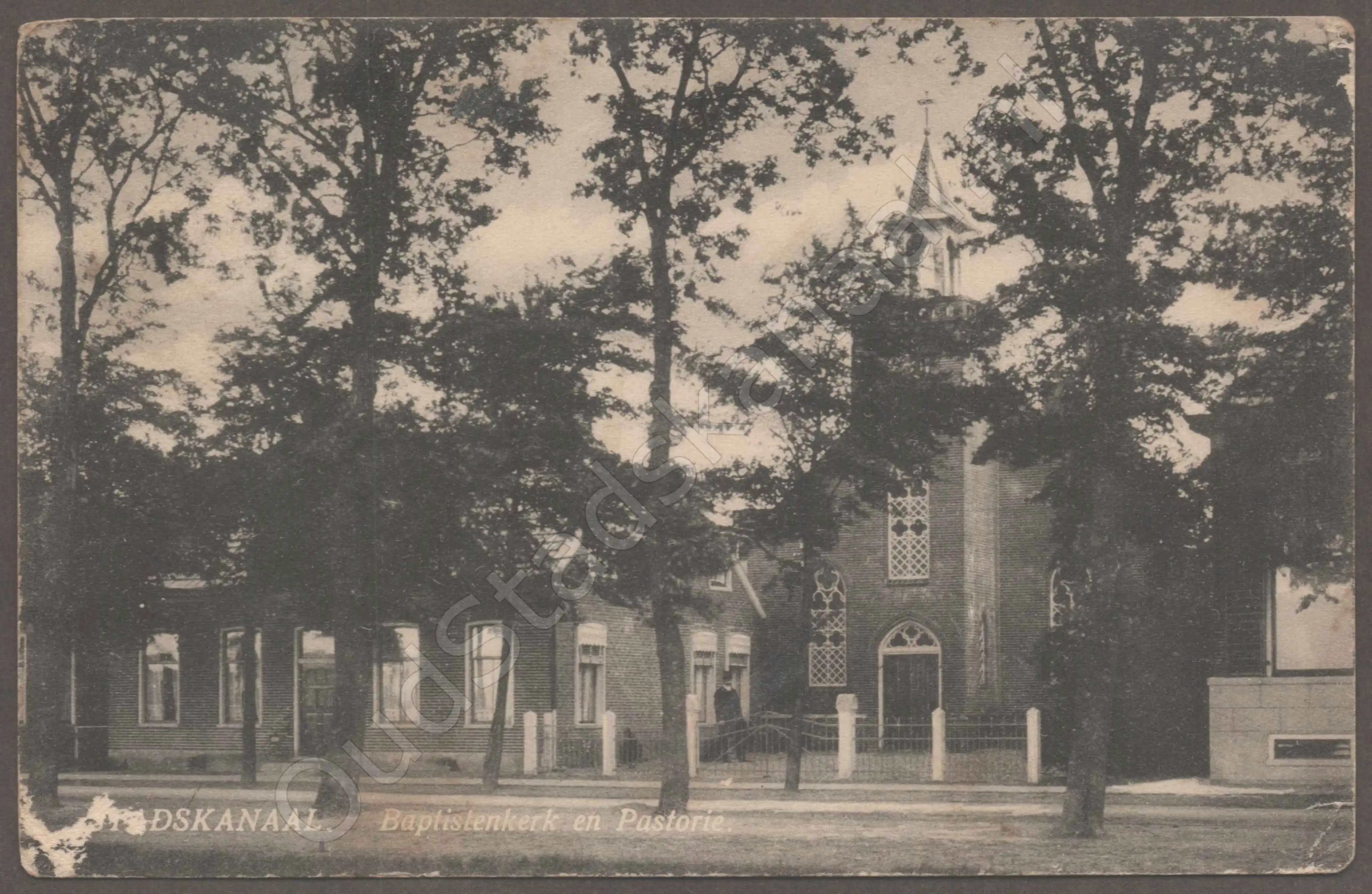 <span id='curid'>8662</span>~STADSKANAAL. Baptistenkerk en Pastorie (&plusmn;1914)