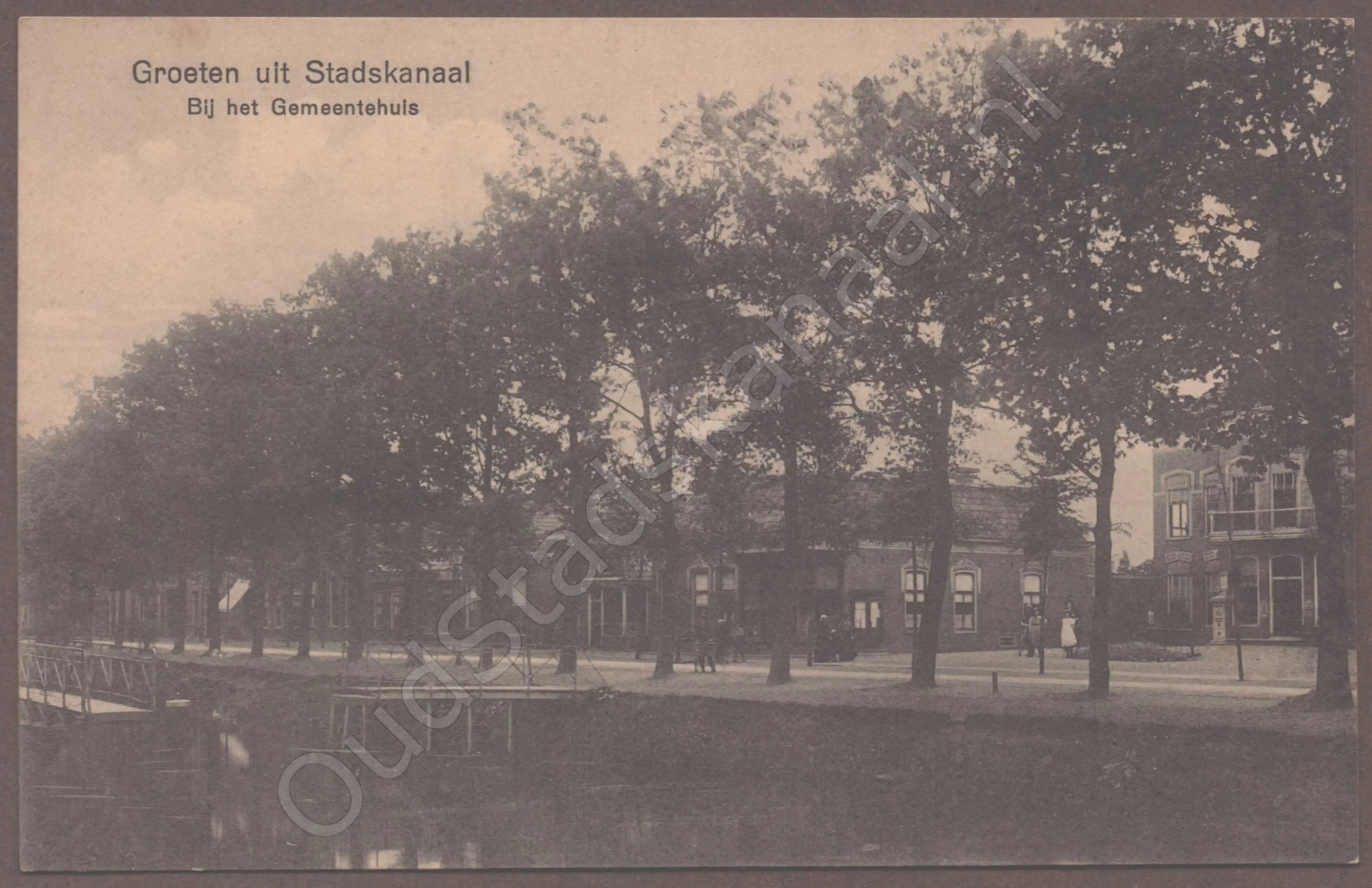 <span id='curid'>9119</span>~Groeten uit Stadskanaal - Bij het Gemeentehuis (&plusmn;1917)