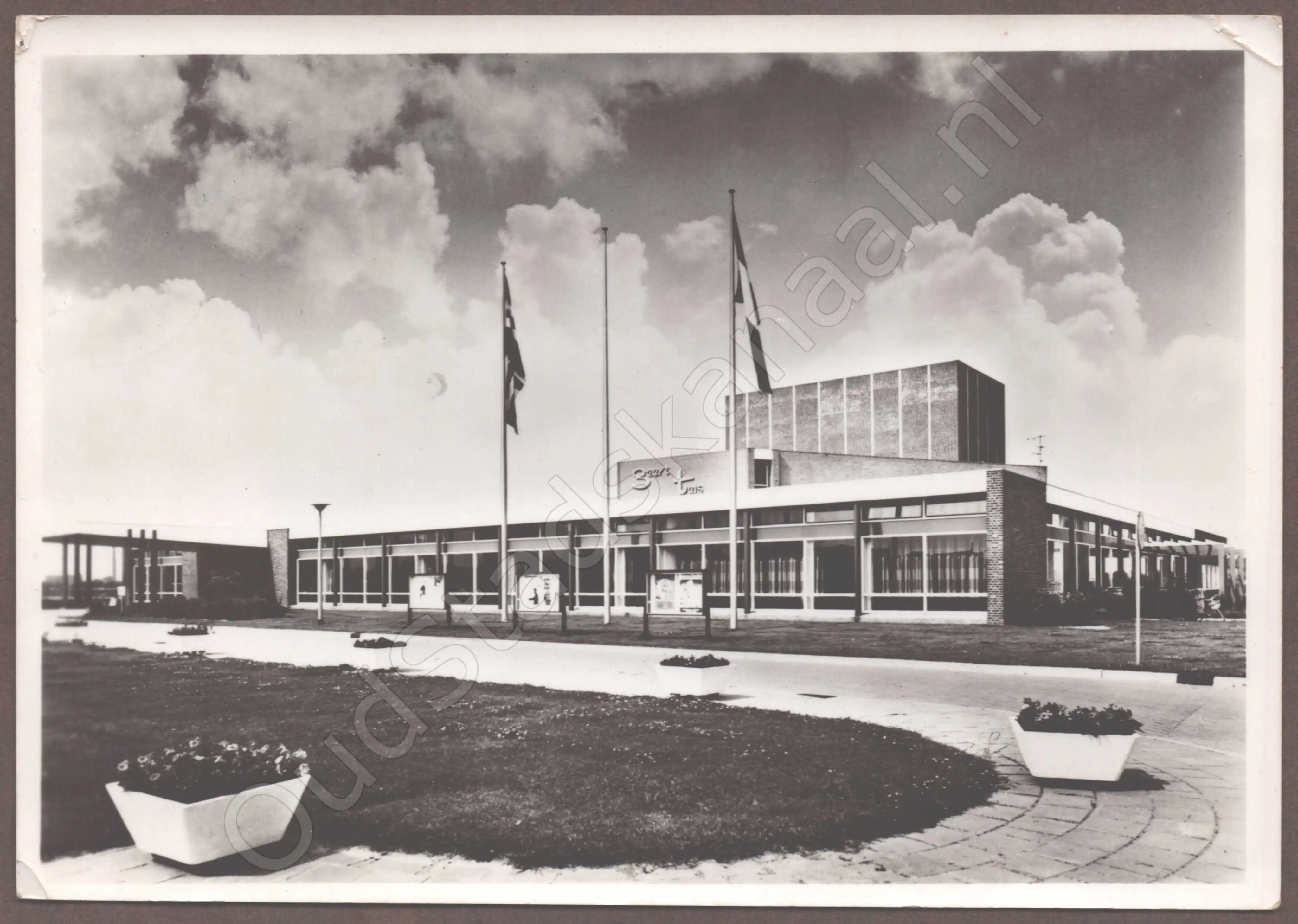 <span id='curid'>9662</span>~CULTUREEL CENTRUM "GEERT TEIS" - STADSKANAAL - Uniek theater voor Noord-Nederland (&plusmn;1969)